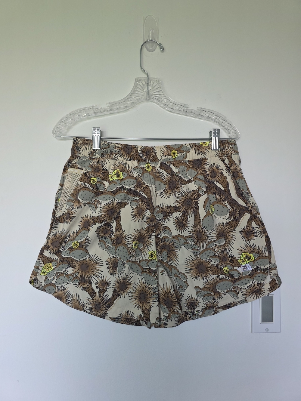 The North Face Women's Medium Pathfinder Cactus Shorts Brown Yellow - Picture 2 of 10